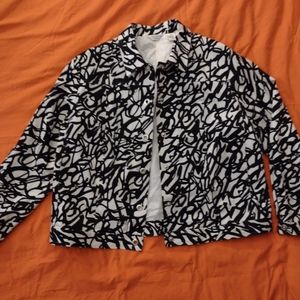 Laura Ashley Women's Black & White Abstract Print Collar Jacket